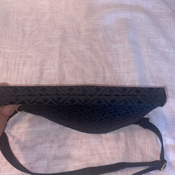 Tommy Hilfiger Shoulder Bag-Black-Pre-owned - Picture 6 of 9